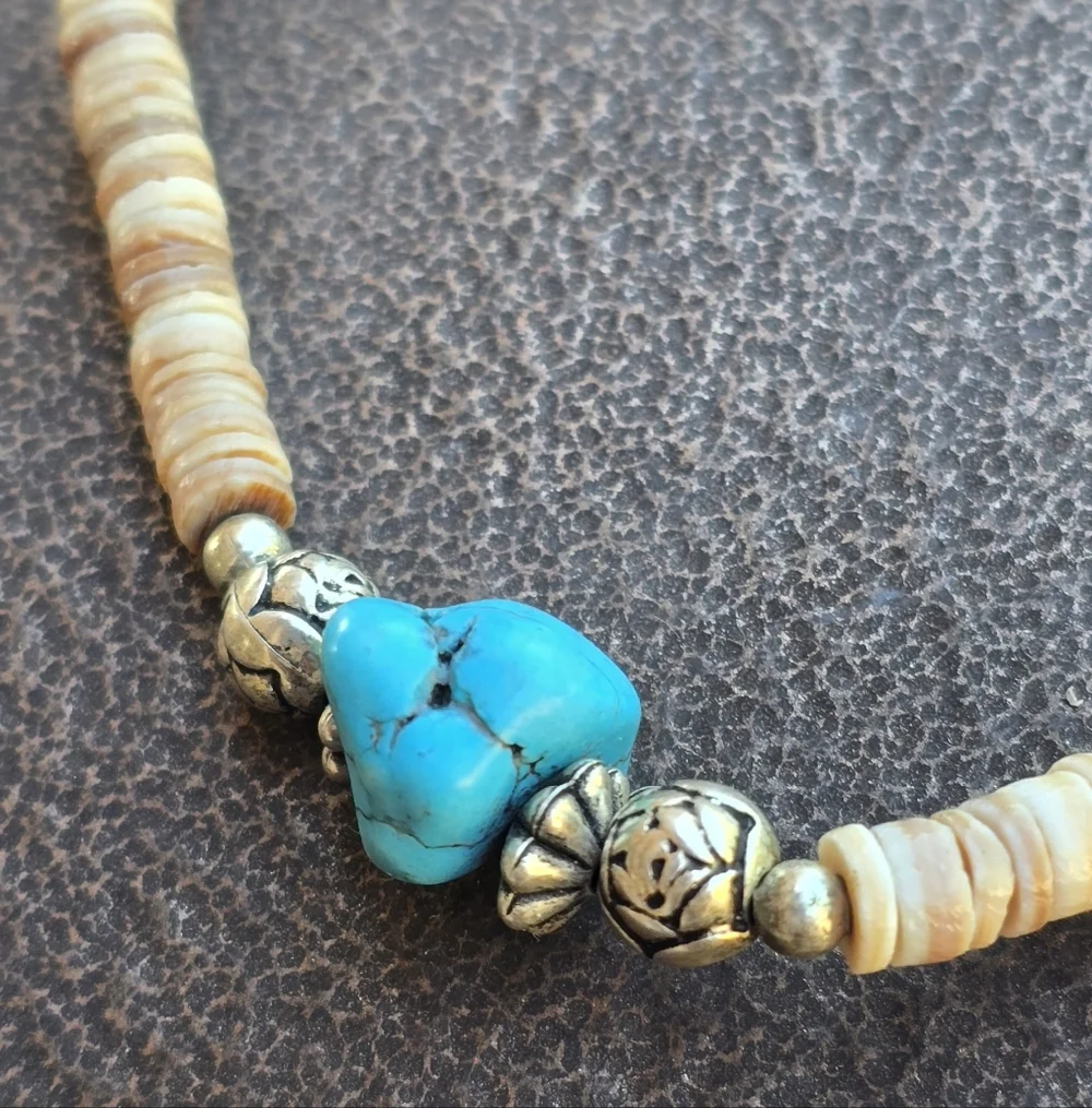 Vintage Native American style heishi chunky howlite turquoise shells bracelet